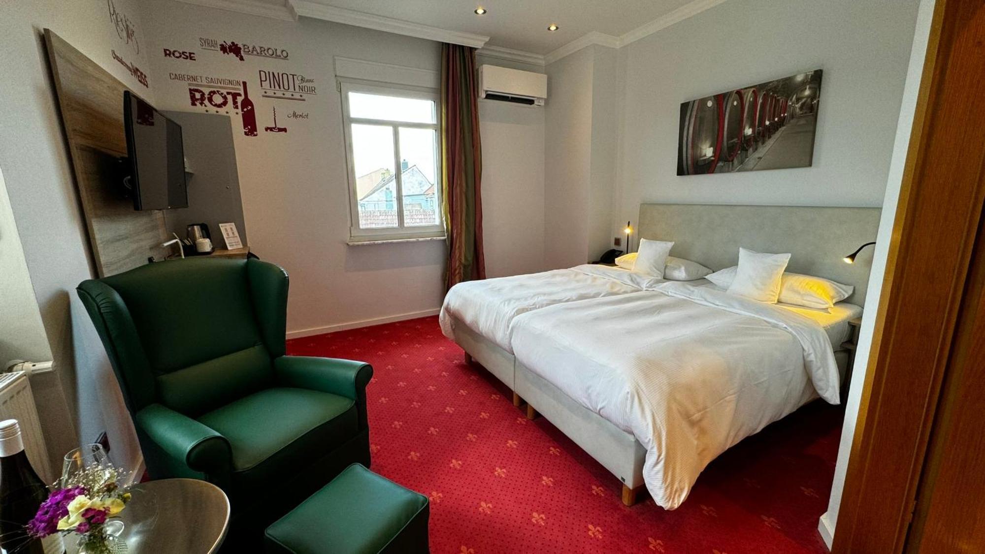 Rhein-Hotel Нирштайн Экстерьер фото